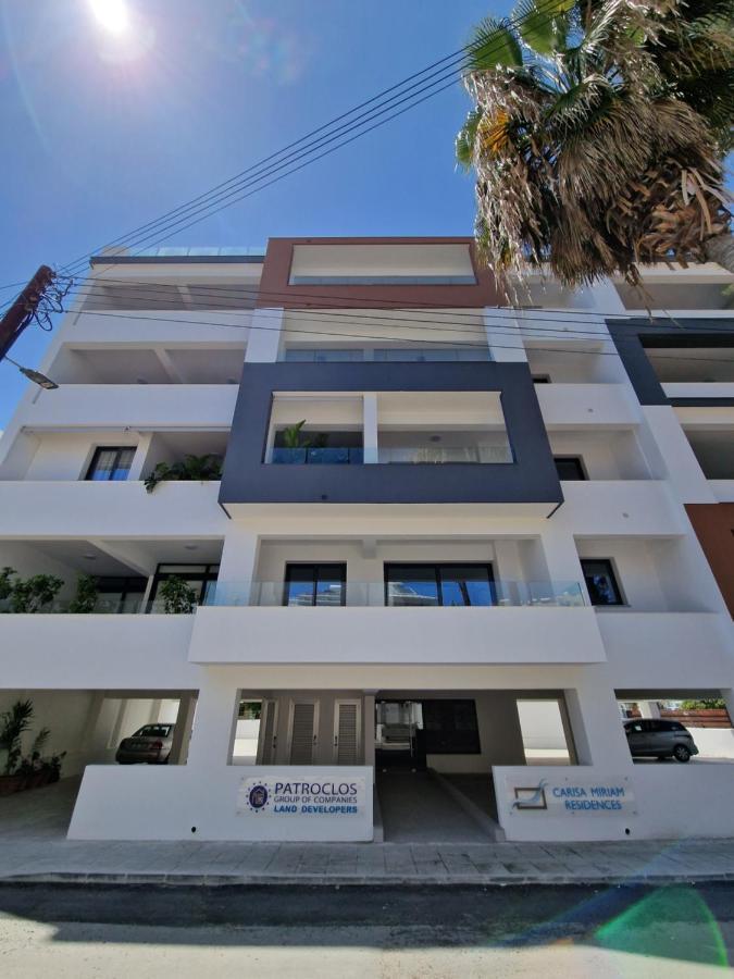 Carisa Deluxe Apartment With Jacuzzi Larnaca Exterior foto