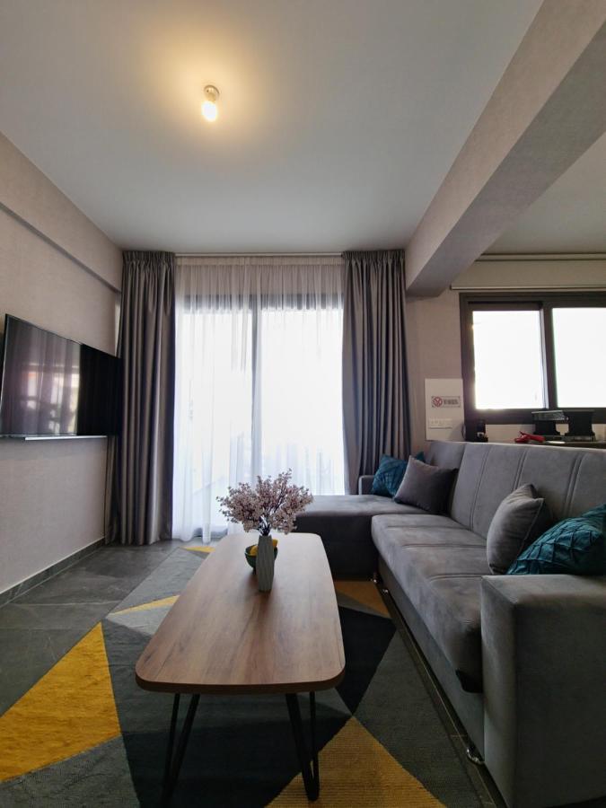 Carisa Deluxe Apartment With Jacuzzi Larnaca Exterior foto