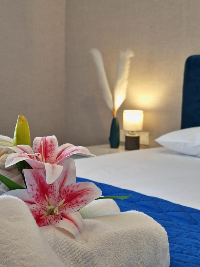 Carisa Deluxe Apartment With Jacuzzi Larnaca Exterior foto